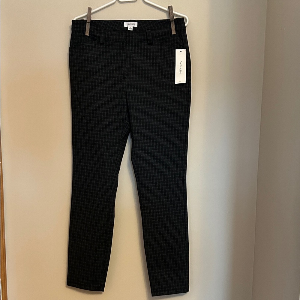 Calvin Klein black/grey check front close tapered leg suit pants size 10. NWT